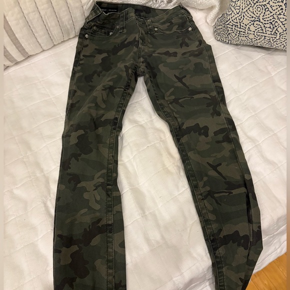 TRUE RELIGION HALLE MID RISE SUPER SKINNY OLIVE CAMO JEANS - Picture 5 of 9